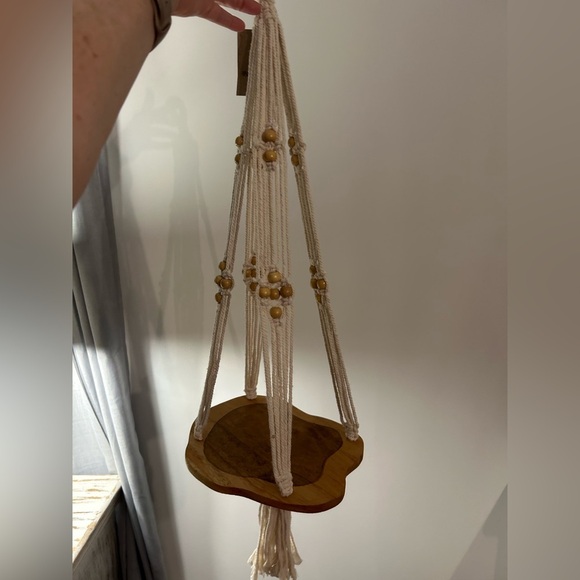 Macrame hanging plant holder / shelf with wood base. NWT - Picture 2 of 10